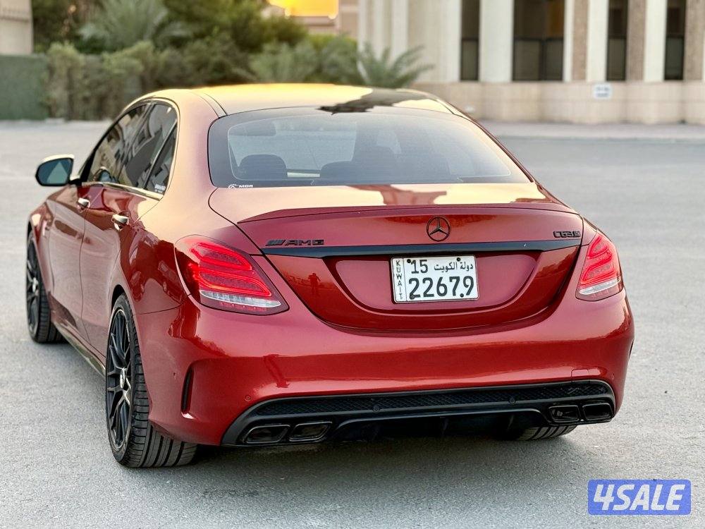 مرسيدس C63 S بحالة ممتازه صبغ الوكالة عداد ١٣٧ الف11