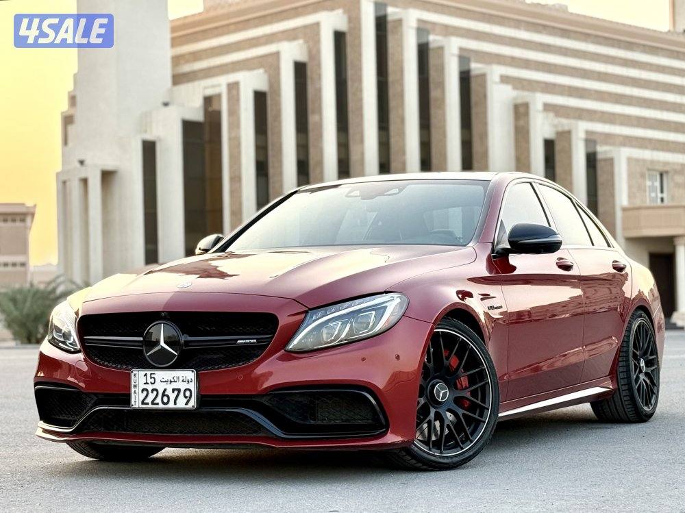 مرسيدس C63 S بحالة ممتازه صبغ الوكالة عداد ١٣٧ الف12