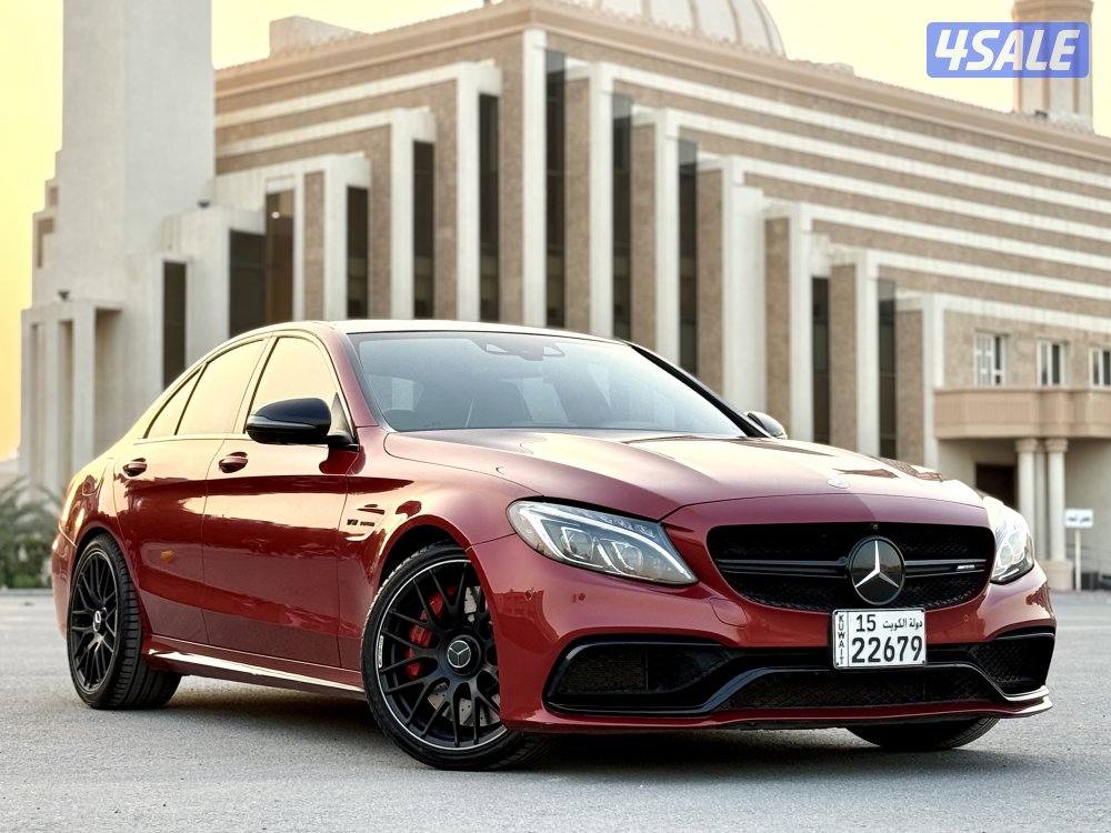 مرسيدس C63 S بحالة ممتازه صبغ الوكالة عداد ١٣٧ الف13