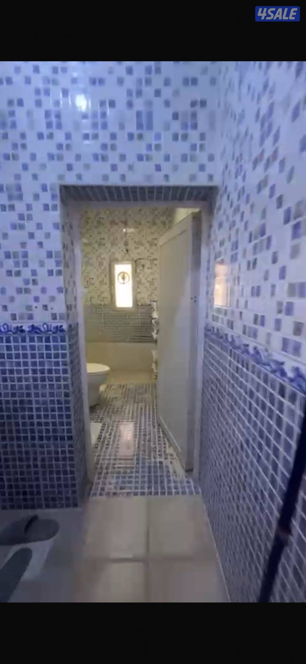 دور اول مع رووف للايجار بالواحه موقع جنب الخدمات0