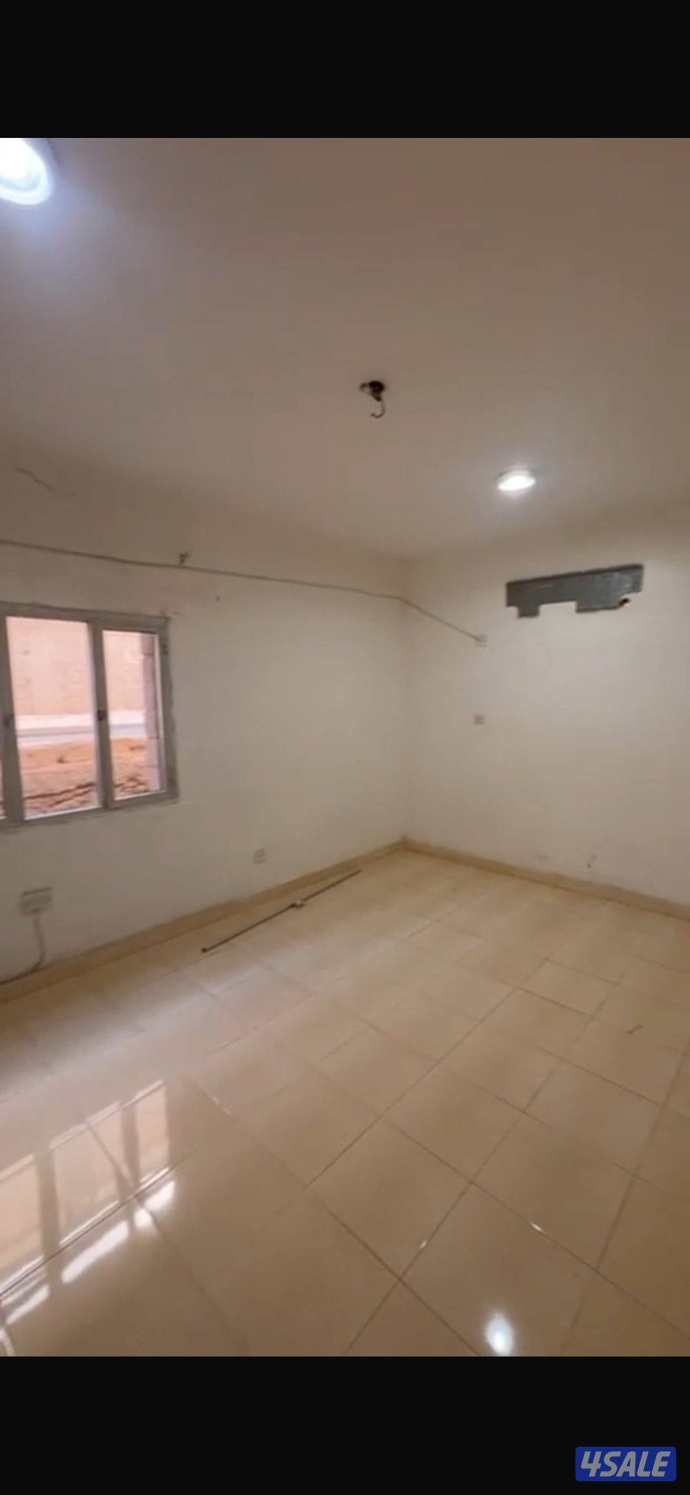 دور اول مع رووف للايجار بالواحه موقع جنب الخدمات1