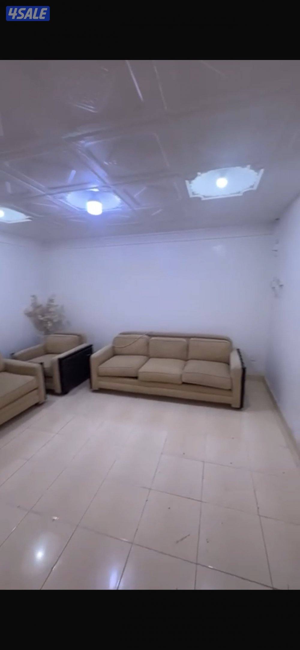 دور اول مع رووف للايجار بالواحه موقع جنب الخدمات2