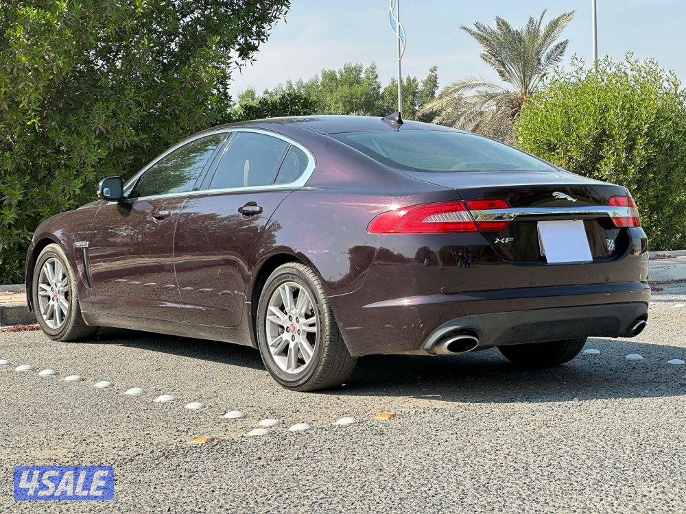 جاكوار XF 
موديل 2014
عداد 127 الف4