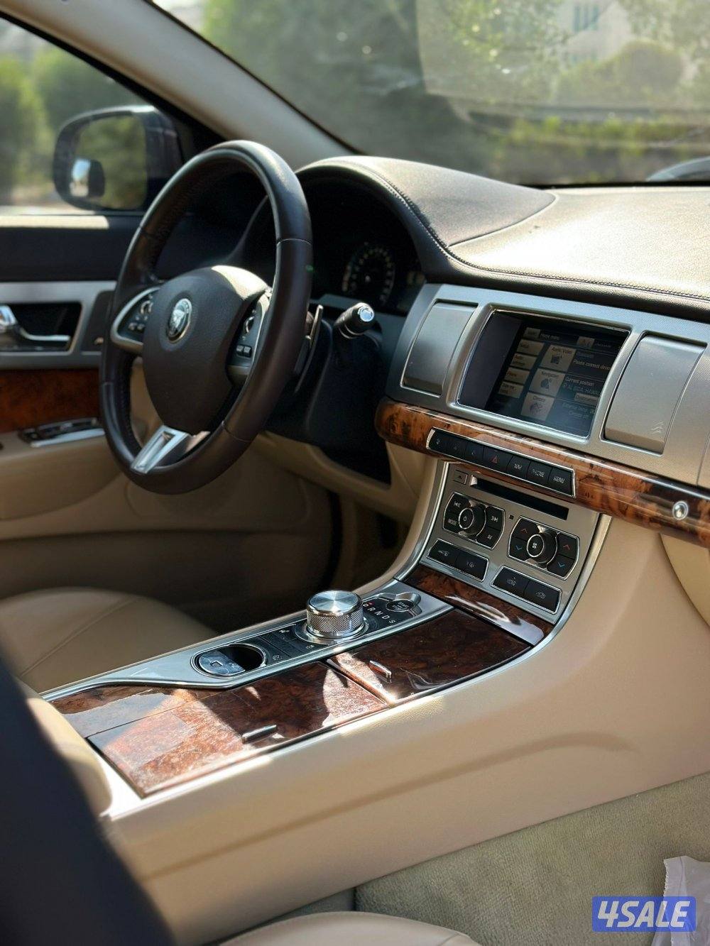 جاكوار XF 
موديل 2014
عداد 127 الف11