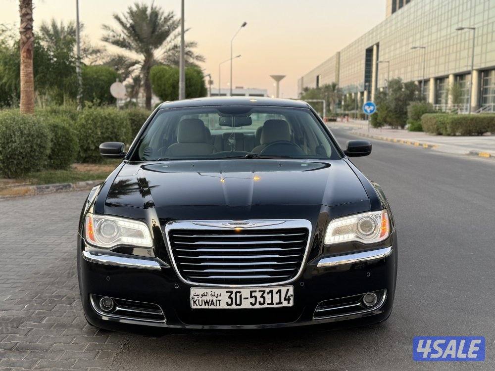 كرايزلر C300 موديل 2014 ممتازه جدا شرط الفحص2