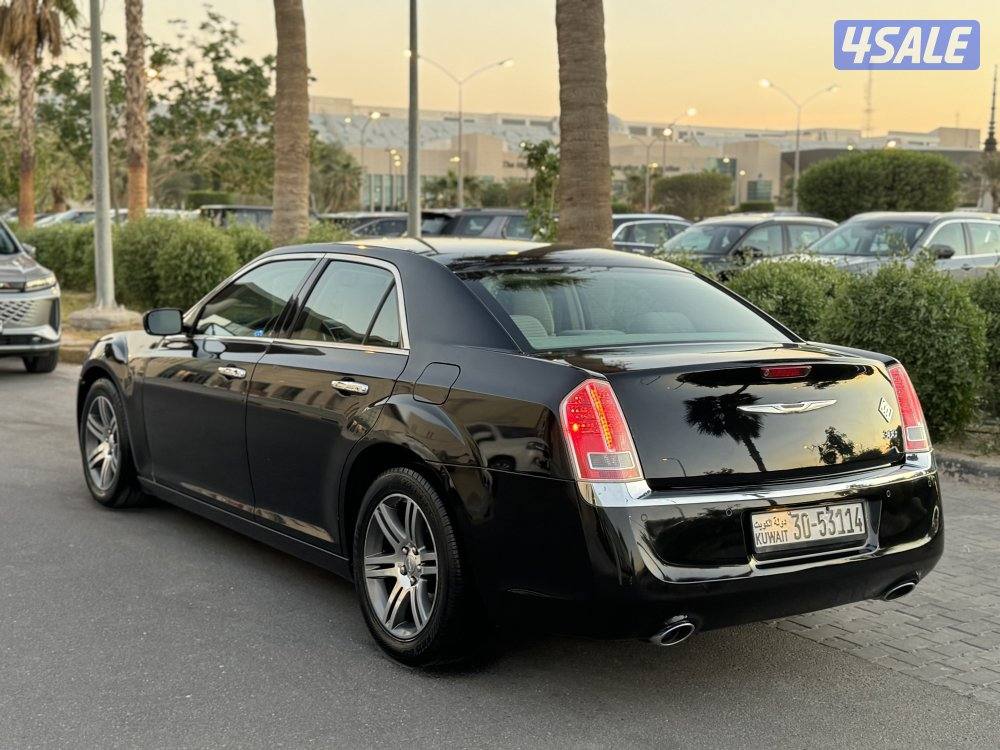 كرايزلر C300 موديل 2014 ممتازه جدا شرط الفحص5