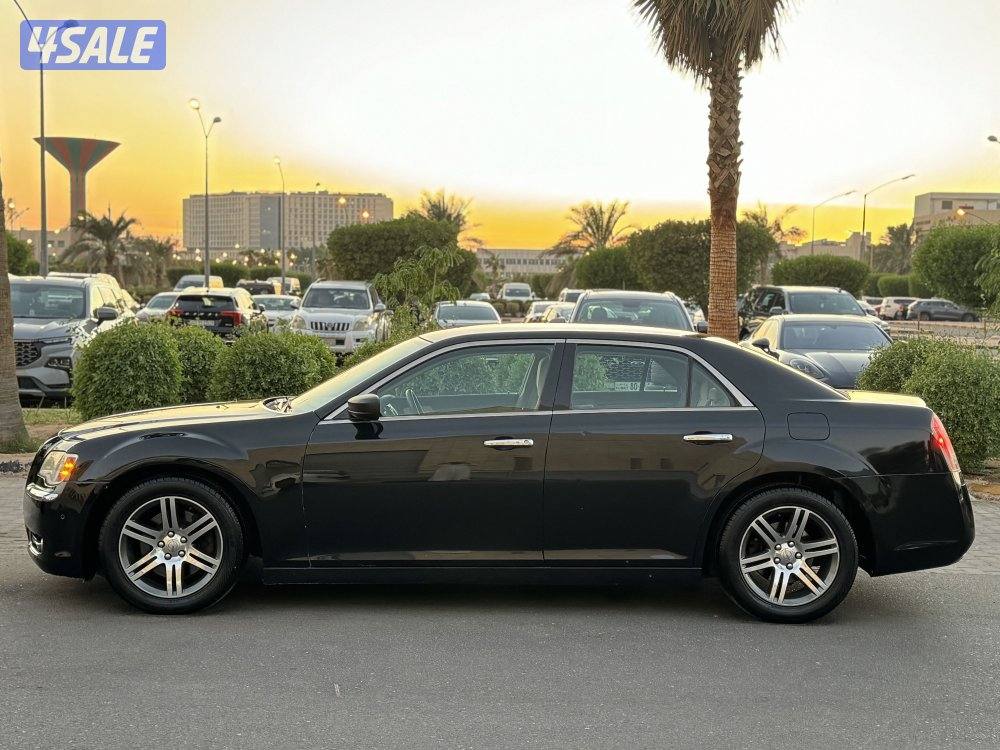 كرايزلر C300 موديل 2014 ممتازه جدا شرط الفحص8