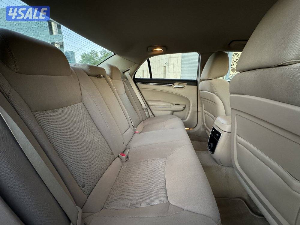 كرايزلر C300 موديل 2014 ممتازه جدا شرط الفحص9