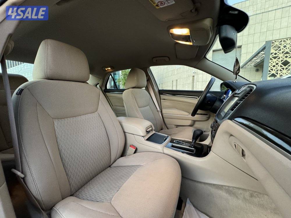 كرايزلر C300 موديل 2014 ممتازه جدا شرط الفحص10