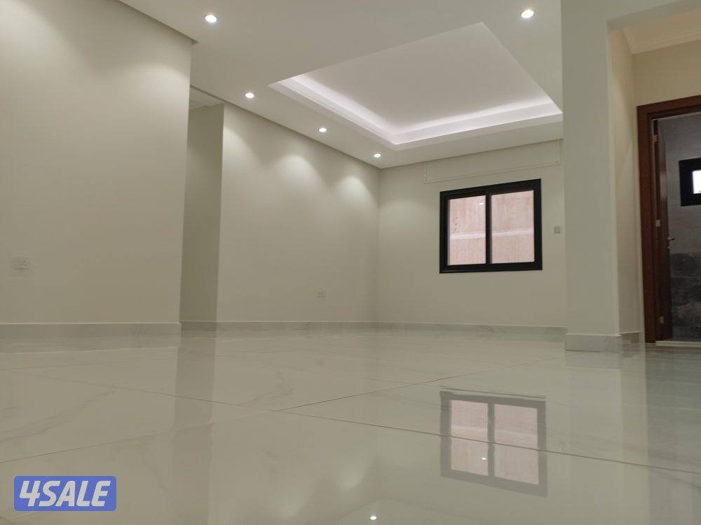 للإيجار فيلا VIP في غرب عبدالله المبارك ارضي وشقتين وديوانية ١٥٠٠ د.ك2