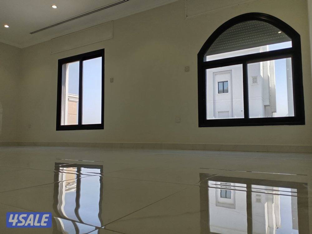 للإيجار فيلا VIP في غرب عبدالله المبارك ارضي وشقتين وديوانية ١٥٠٠ د.ك1