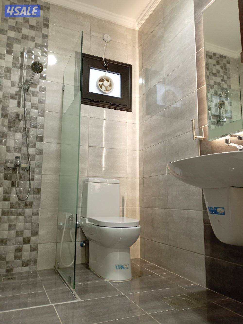 للإيجار فيلا VIP في غرب عبدالله المبارك ارضي وشقتين وديوانية ١٥٠٠ د.ك4