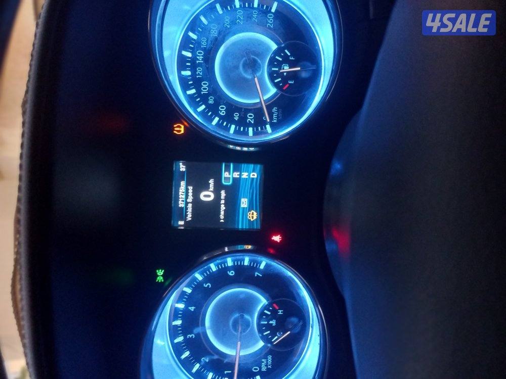 كرايسلر 300c هيمي 2013 بحالة جيدة الفحص مرفق مك5