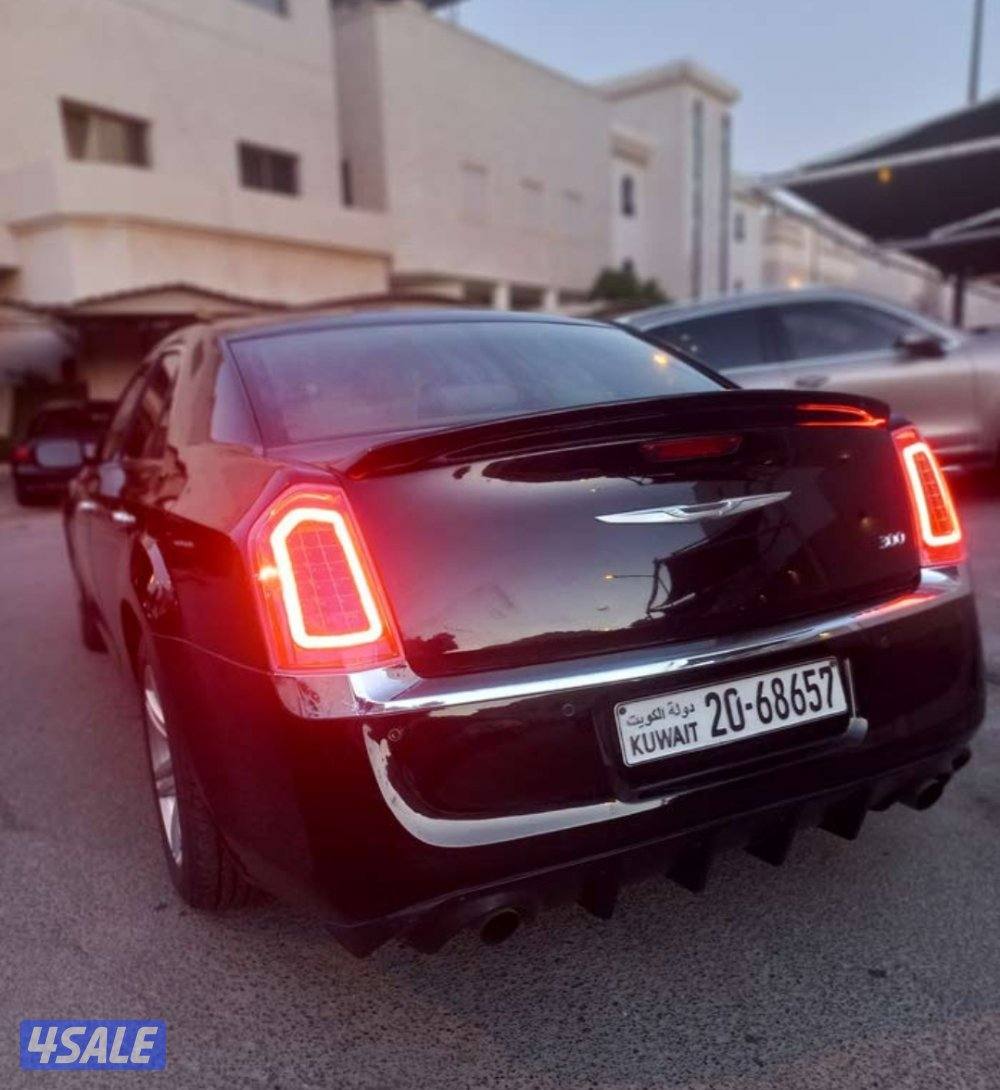 كرايسلر 300c هيمي 2013 بحالة جيدة الفحص مرفق مك7