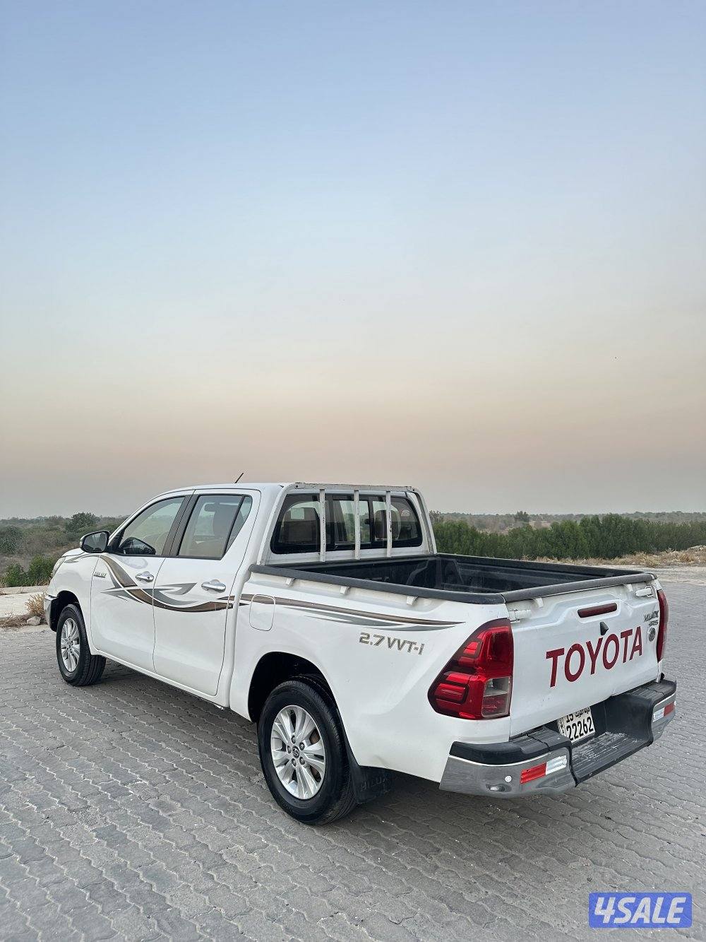 وانيت تيوتا هايلكس 2017 شرط الفحص للبيع2