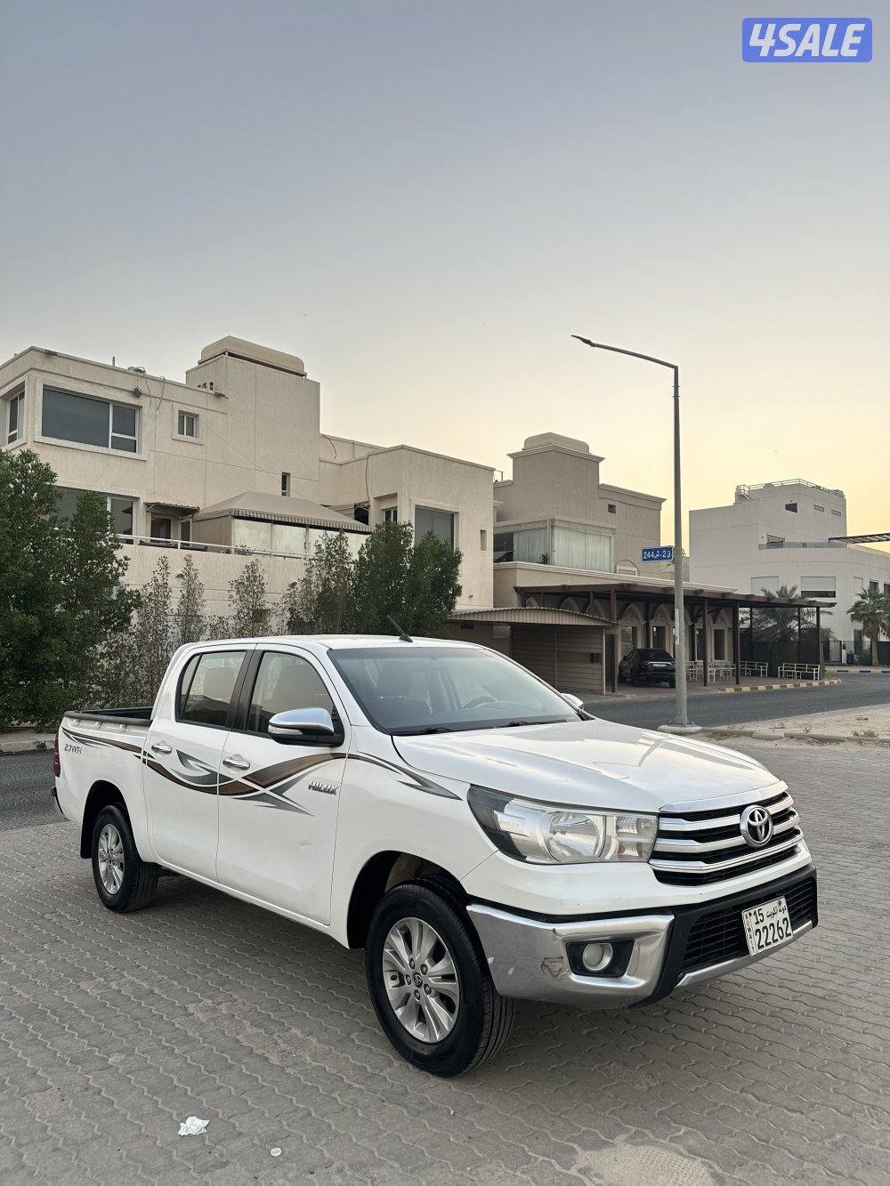 وانيت تيوتا هايلكس 2017 شرط الفحص للبيع1