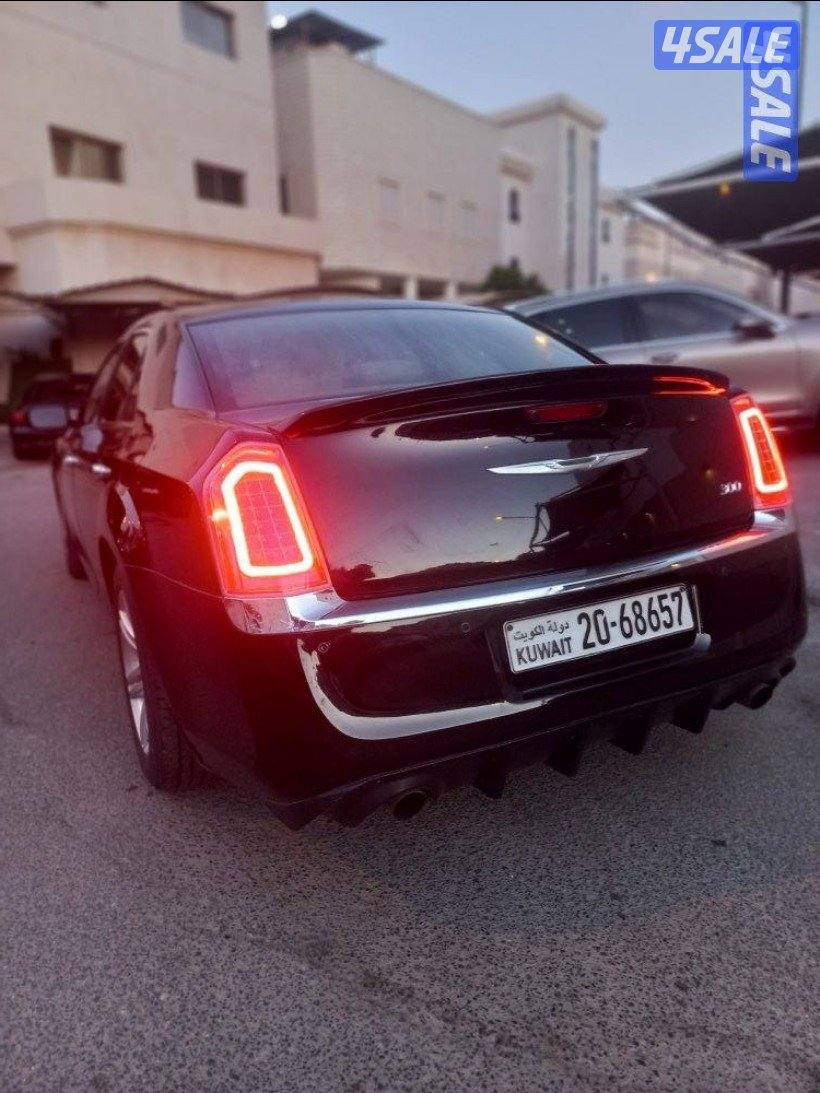 كرايسلر 300c هيمي 2013 بحالة جيدة الفحص مرفق مك1