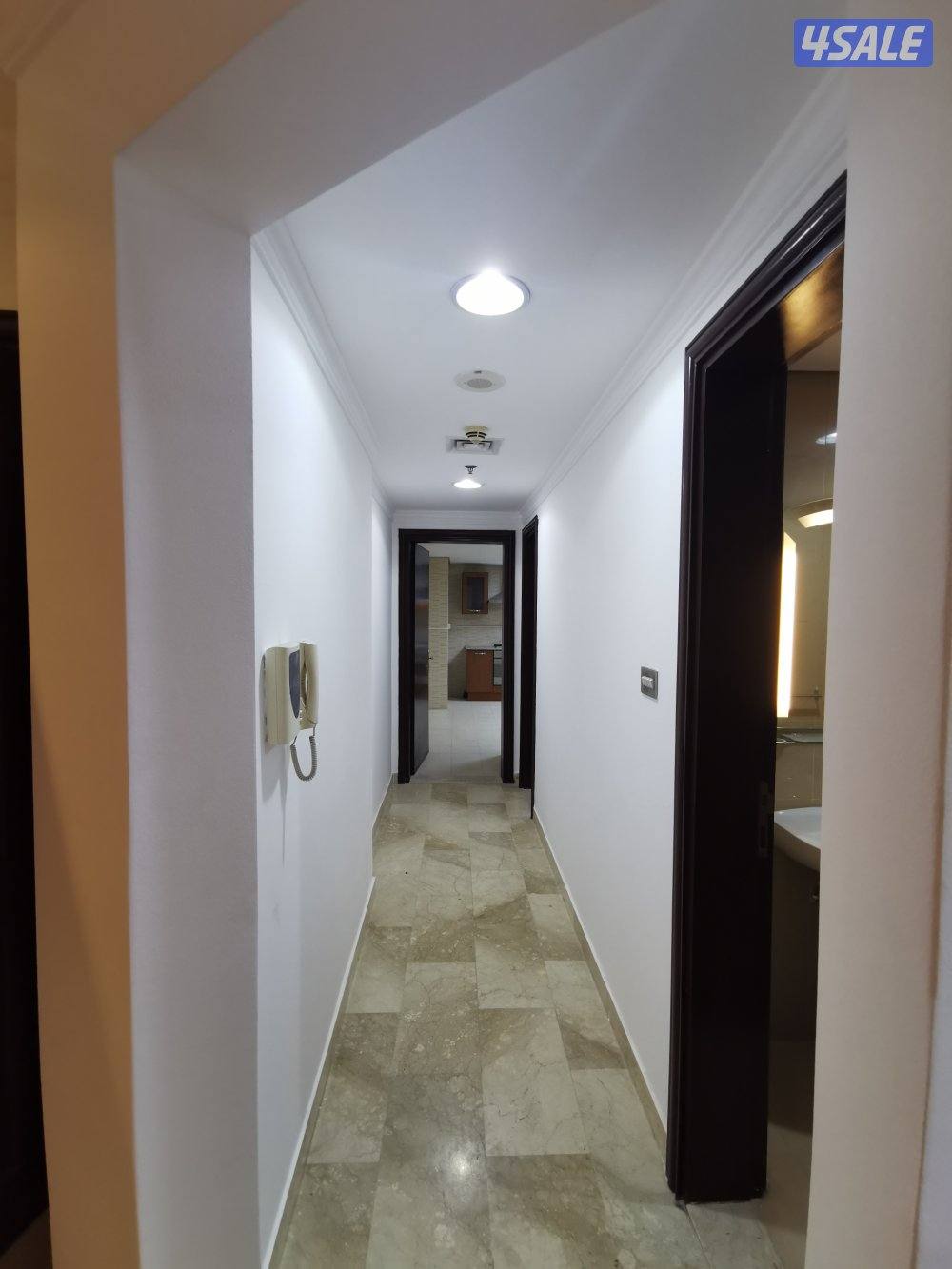 للإيجار أدوار لعيادات طبية في السالمية4