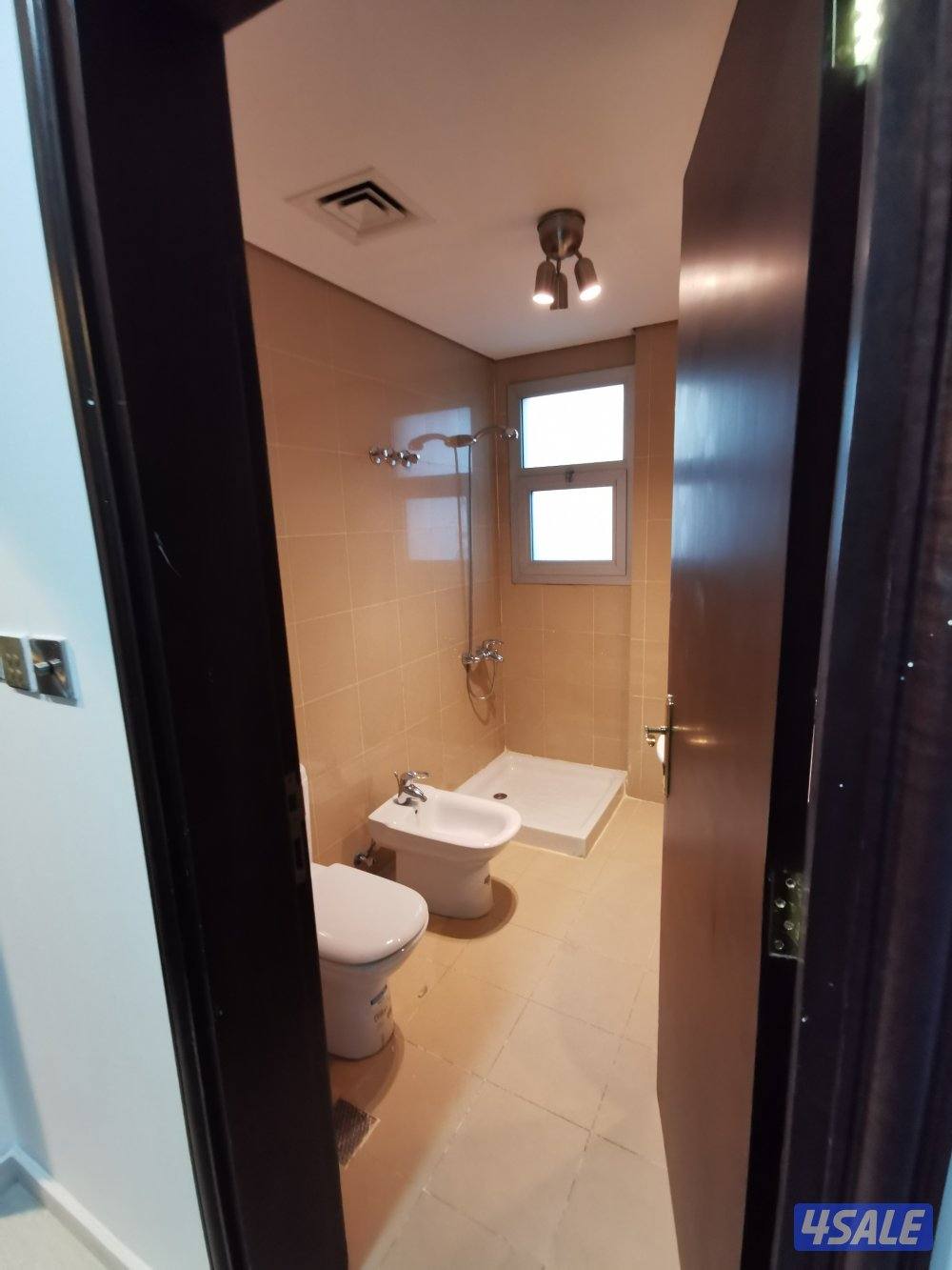 للإيجار أدوار لعيادات طبية في السالمية5