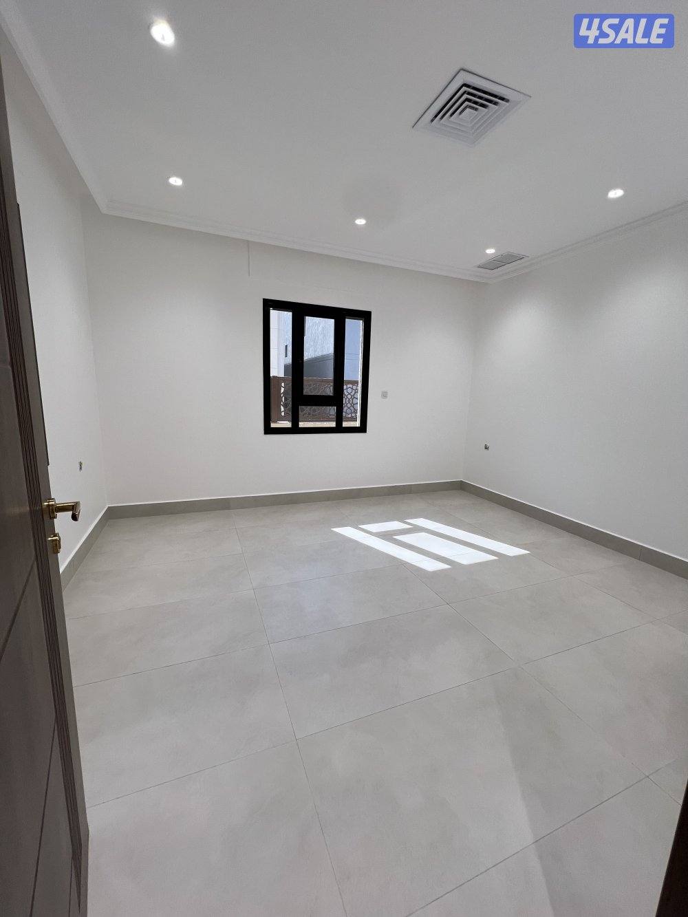 للإيجار دورين في صباح الاحمد5