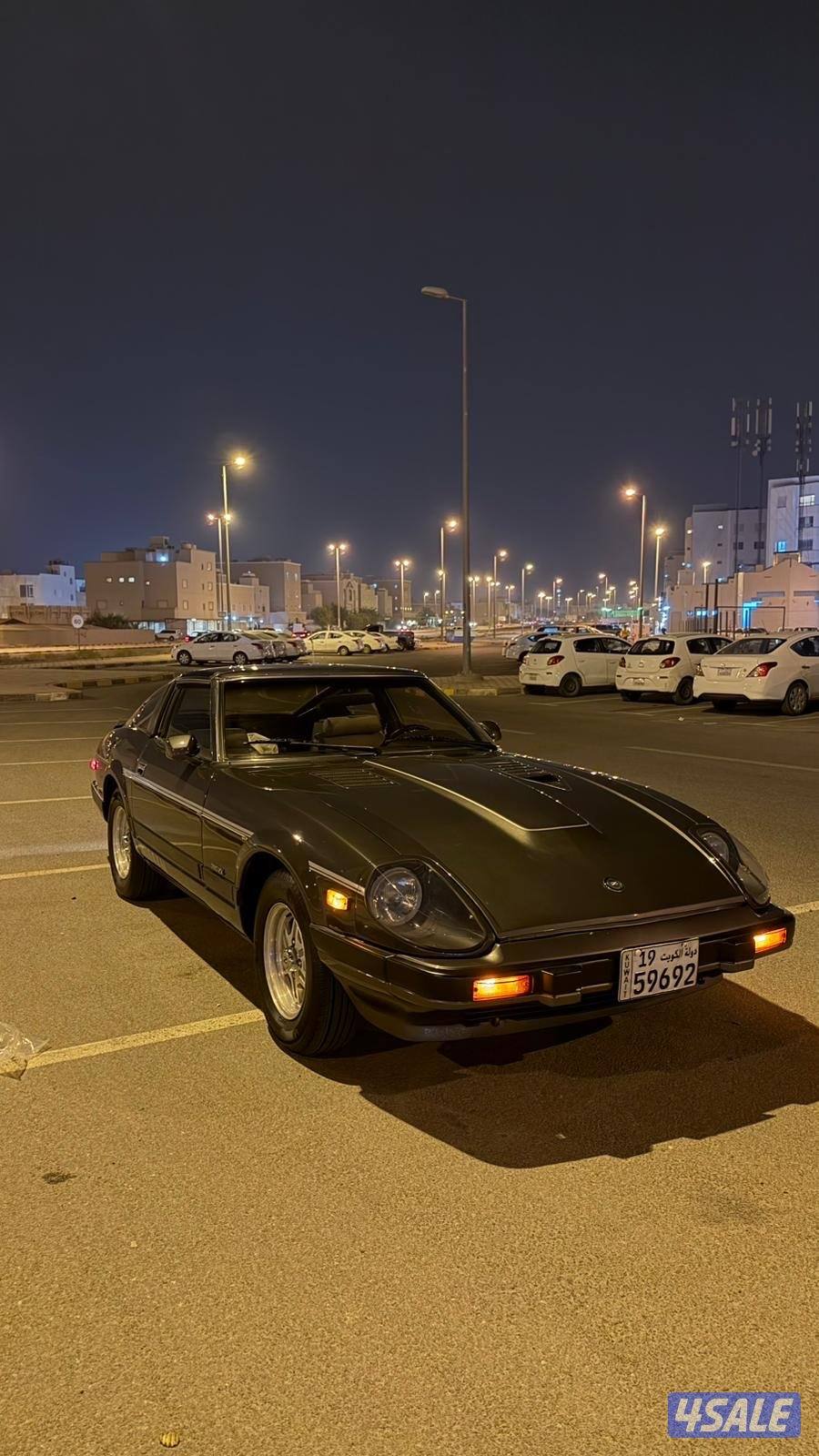 نيسان زد 19832