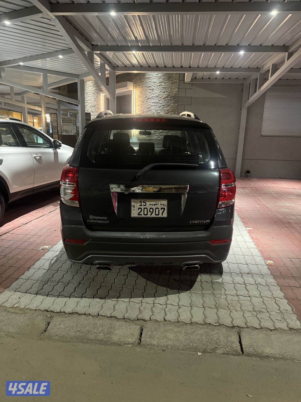 للبيع جيب كابتيفا اللون كحلي ماشي 200 الف كلو شرط الفحص قير مكينه شاصي1