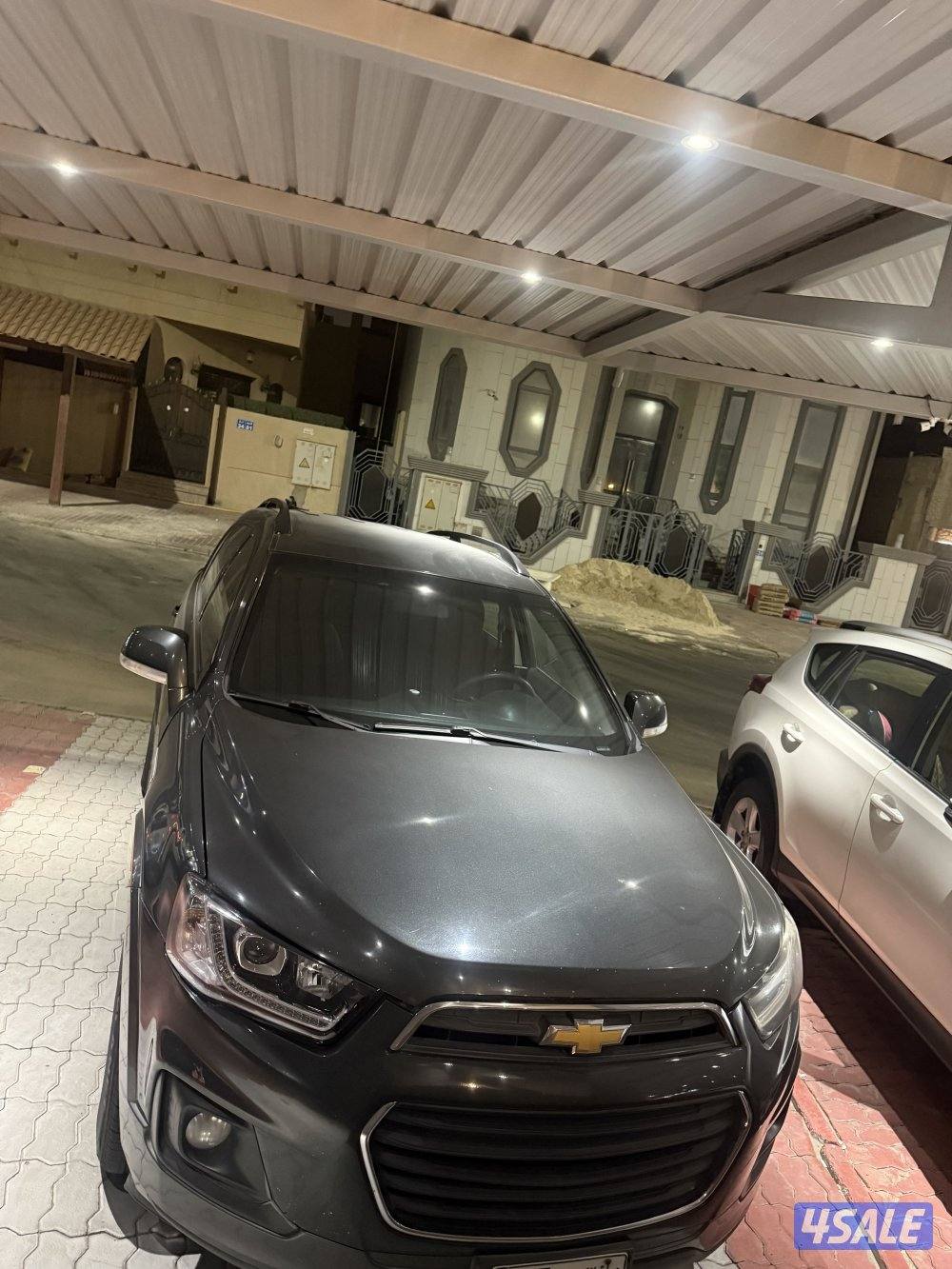 للبيع جيب كابتيفا اللون كحلي ماشي 200 الف كلو شرط الفحص قير مكينه شاصي4