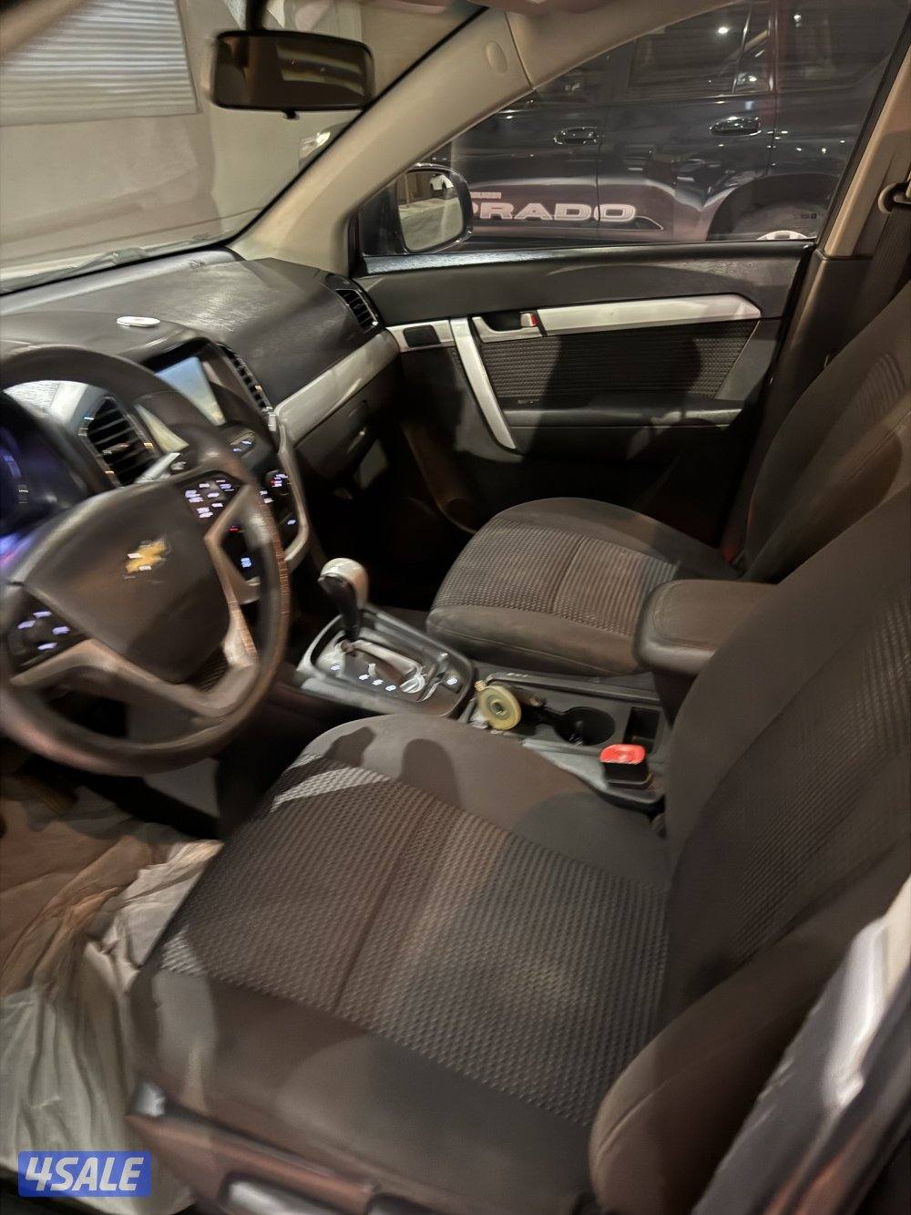 للبيع جيب كابتيفا اللون كحلي ماشي 200 الف كلو شرط الفحص قير مكينه شاصي6