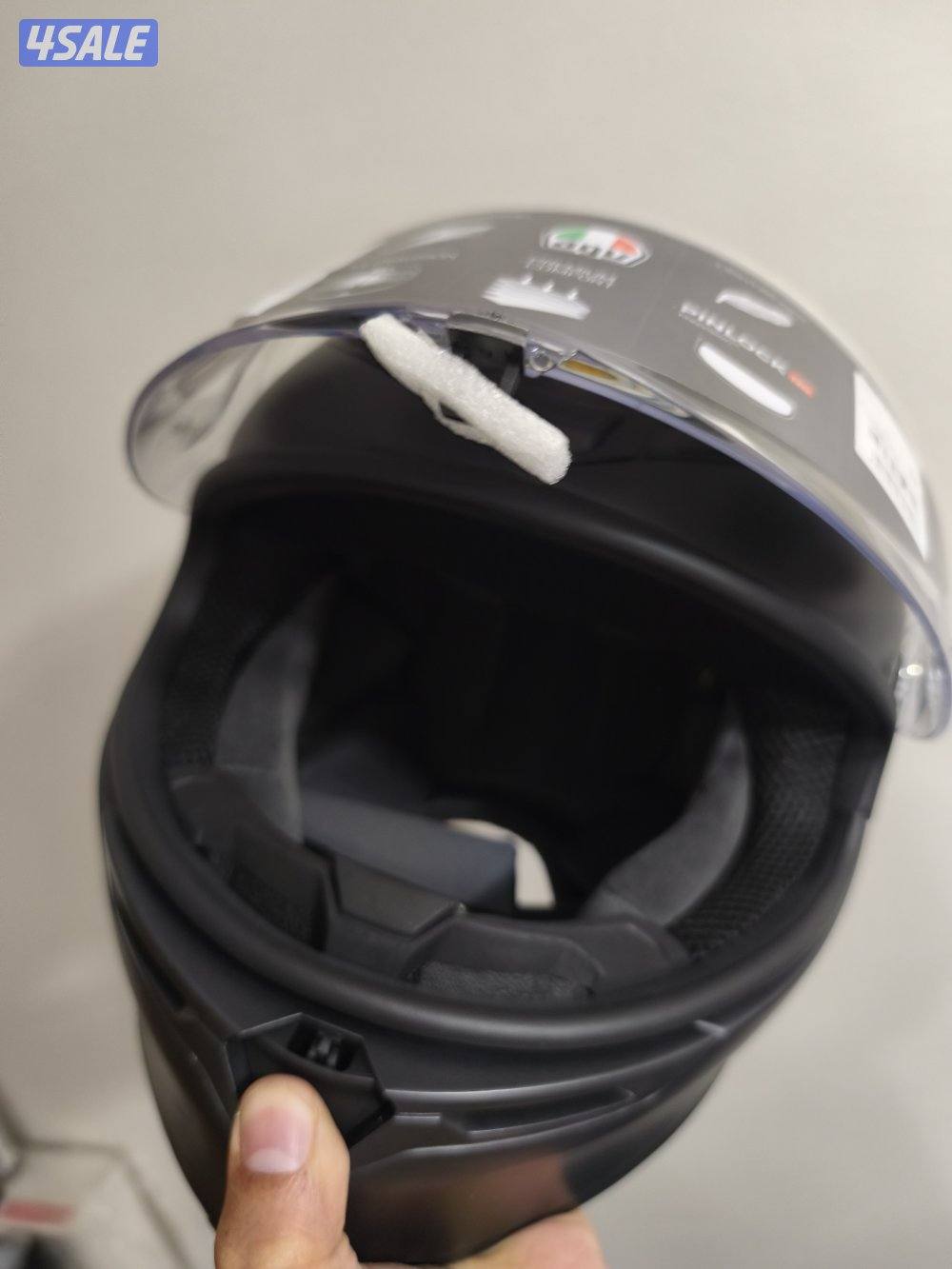 عدد ٢ خوذة AGV (K6 s) و (K3)6