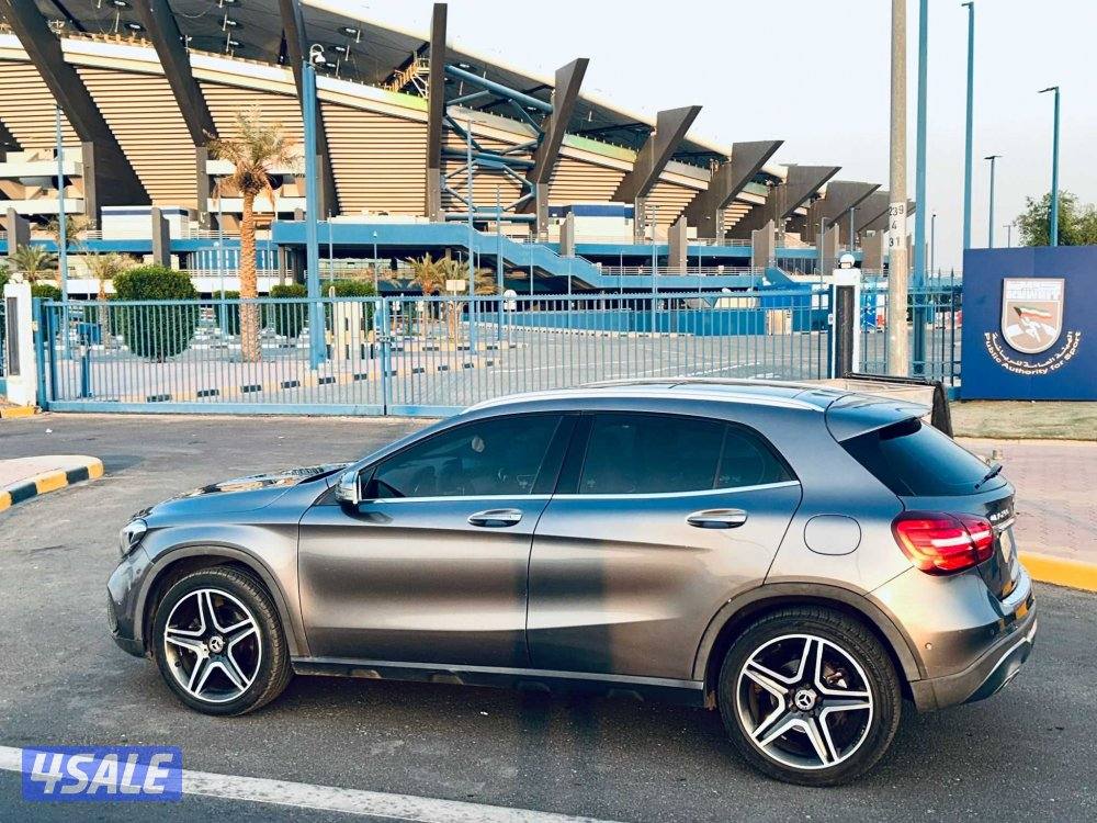 مرسيدس GLA250 4MATIC دفع رباعي موديل 2018 للبيع2
