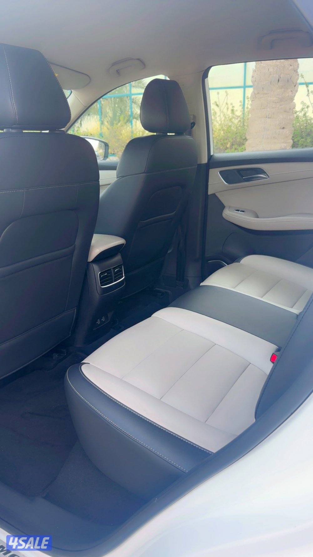 للبيع جيب ام جي HS موديل 2020 العداد 56 الف وكالة عادل الغانم12