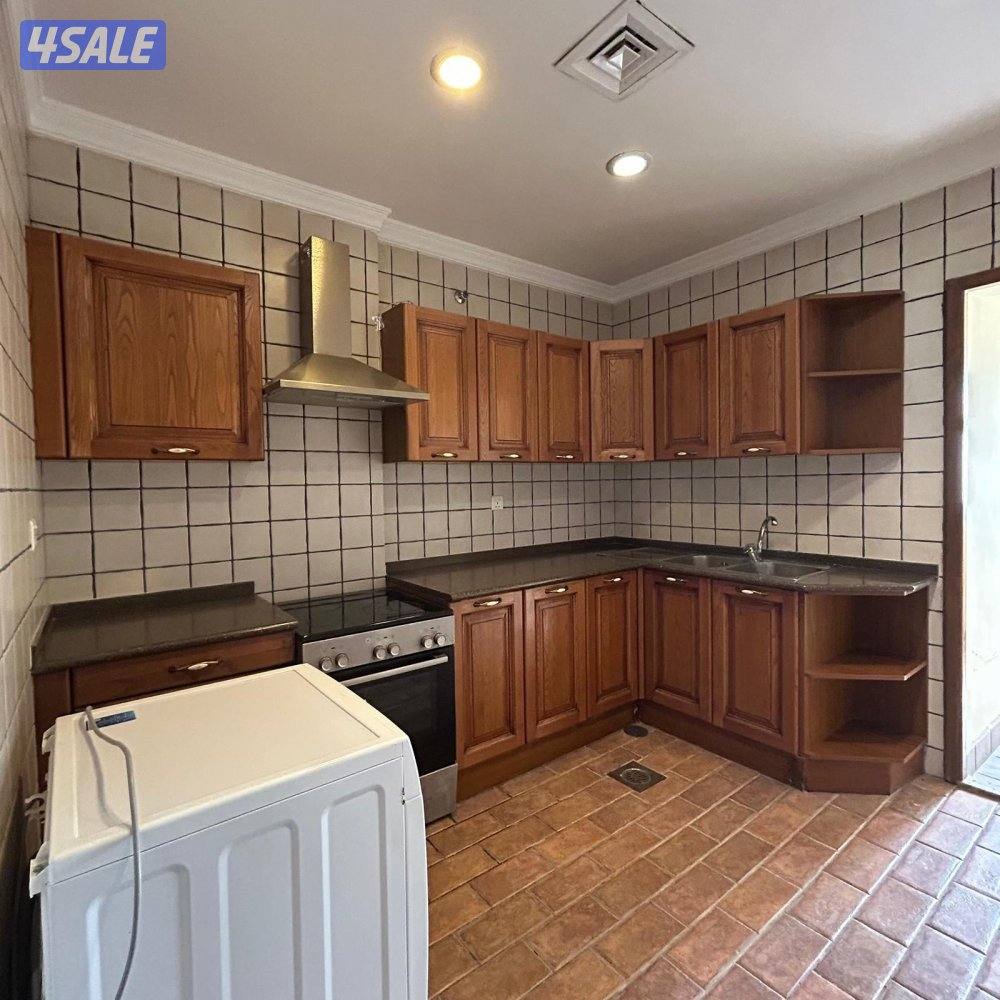 شقة إطلالة بحرية مباشرة للإيجار في السالمية5