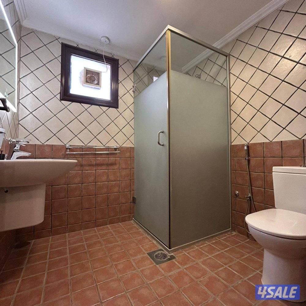 شقة إطلالة بحرية مباشرة للإيجار في السالمية8