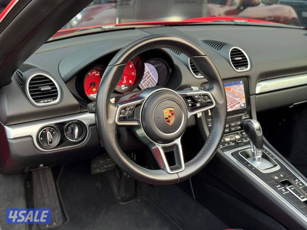 PORSCHE 718 BOXSTER _2018 عداد 28 الف فقط7