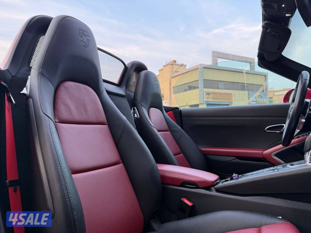 PORSCHE 718 BOXSTER _2018 عداد 28 الف فقط8