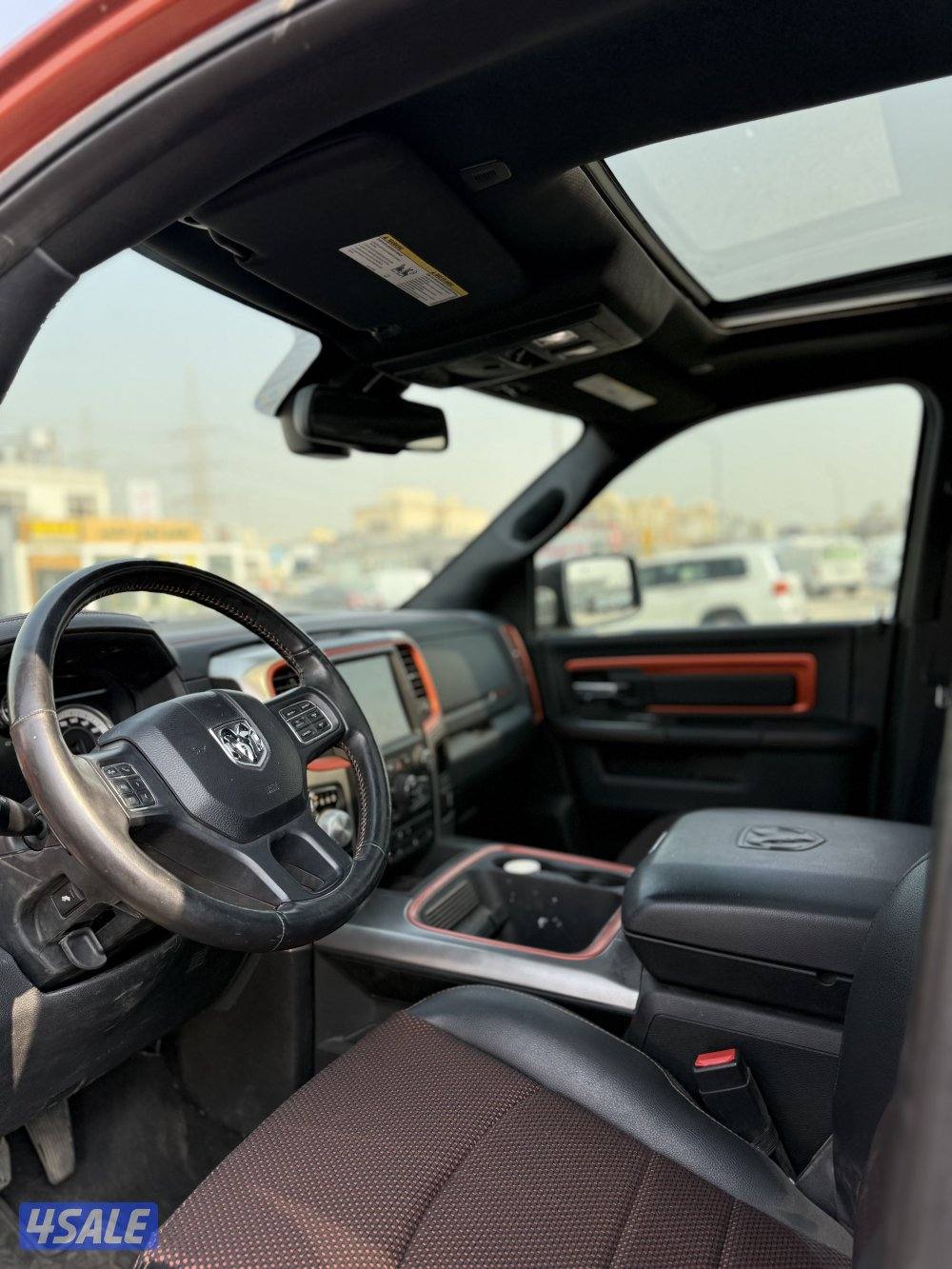 للبيع وانيت دوج رام سبورت 2018 بحالة الوكالة5