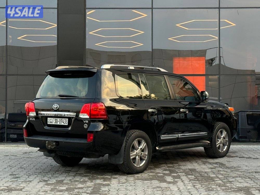 LAND CRUISER GXR V8 _2015 صبغ الوكالة4