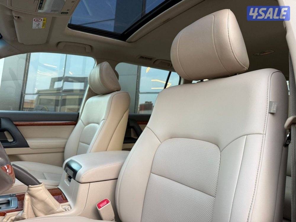 LAND CRUISER GXR V8 _2015 صبغ الوكالة8