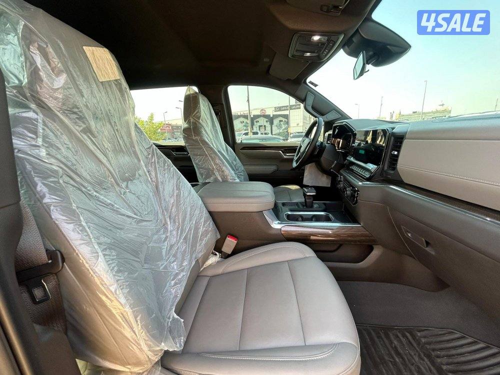 شيفرولية سلفرادو Z715