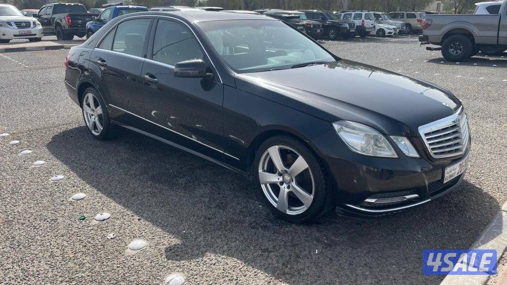 للبيع مرسيدس موديل 2013 البشر صبغ الوكاله بحاله الوكاله عداد180Km0