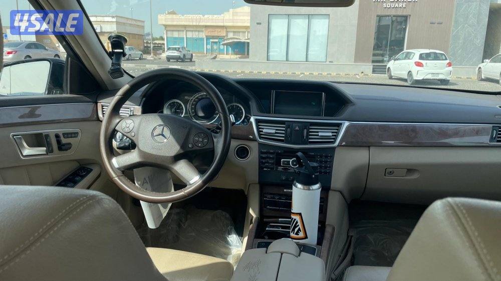 للبيع مرسيدس موديل 2013 البشر صبغ الوكاله بحاله الوكاله عداد180Km4