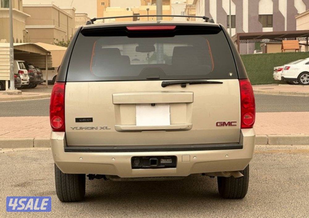 للبيع  جي ام سي يوكن XL المالك الأول سيرفس منتظم بالوكالة13