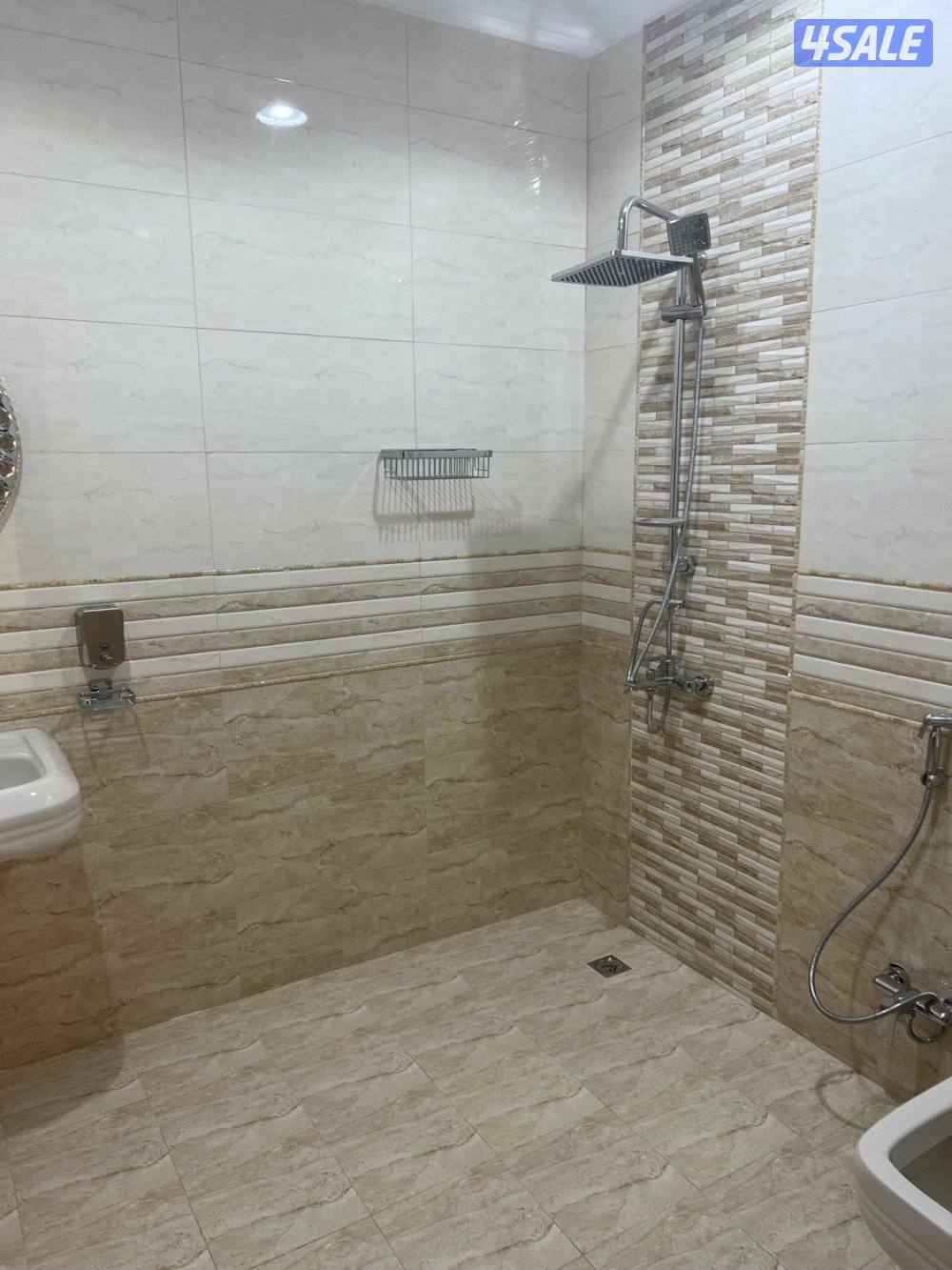 للايجار شقه بالصباحيه قطعه3 وشقه ف العقيله2