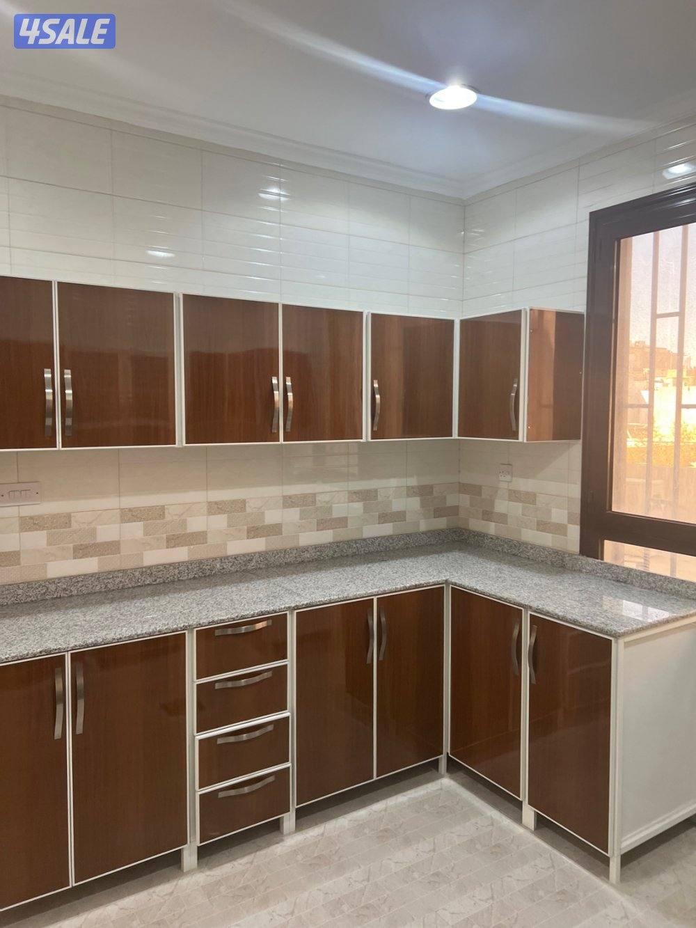 للايجار شقه بالصباحيه قطعه3 وشقه ف العقيله4