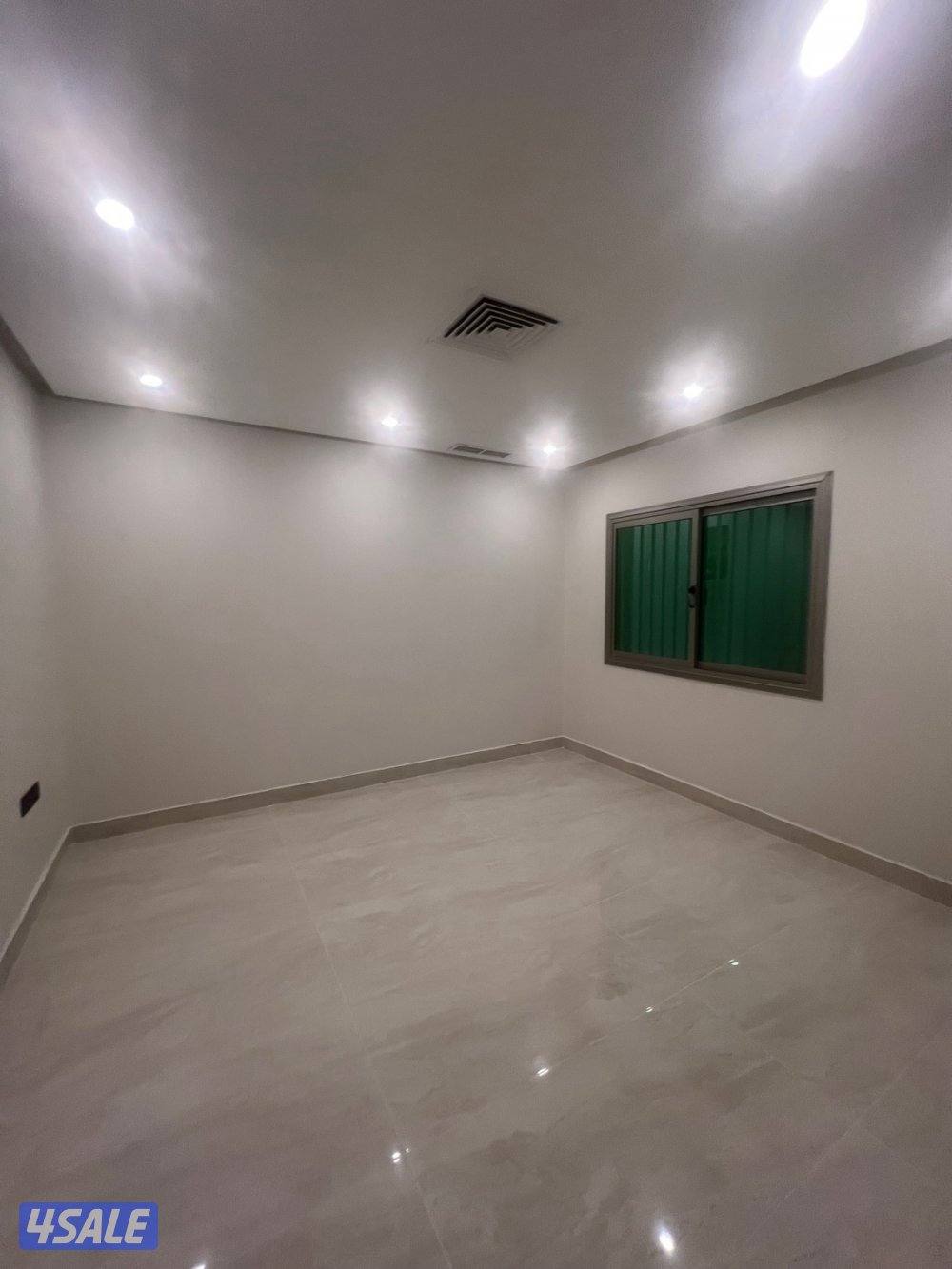 للايجار شقه بالصباحيه قطعه3 وشقه ف العقيله6