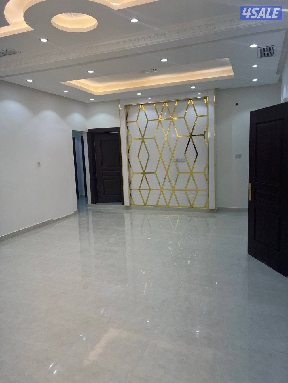 للايجار شقه بالصباحيه قطعه3 وشقه ف العقيله7