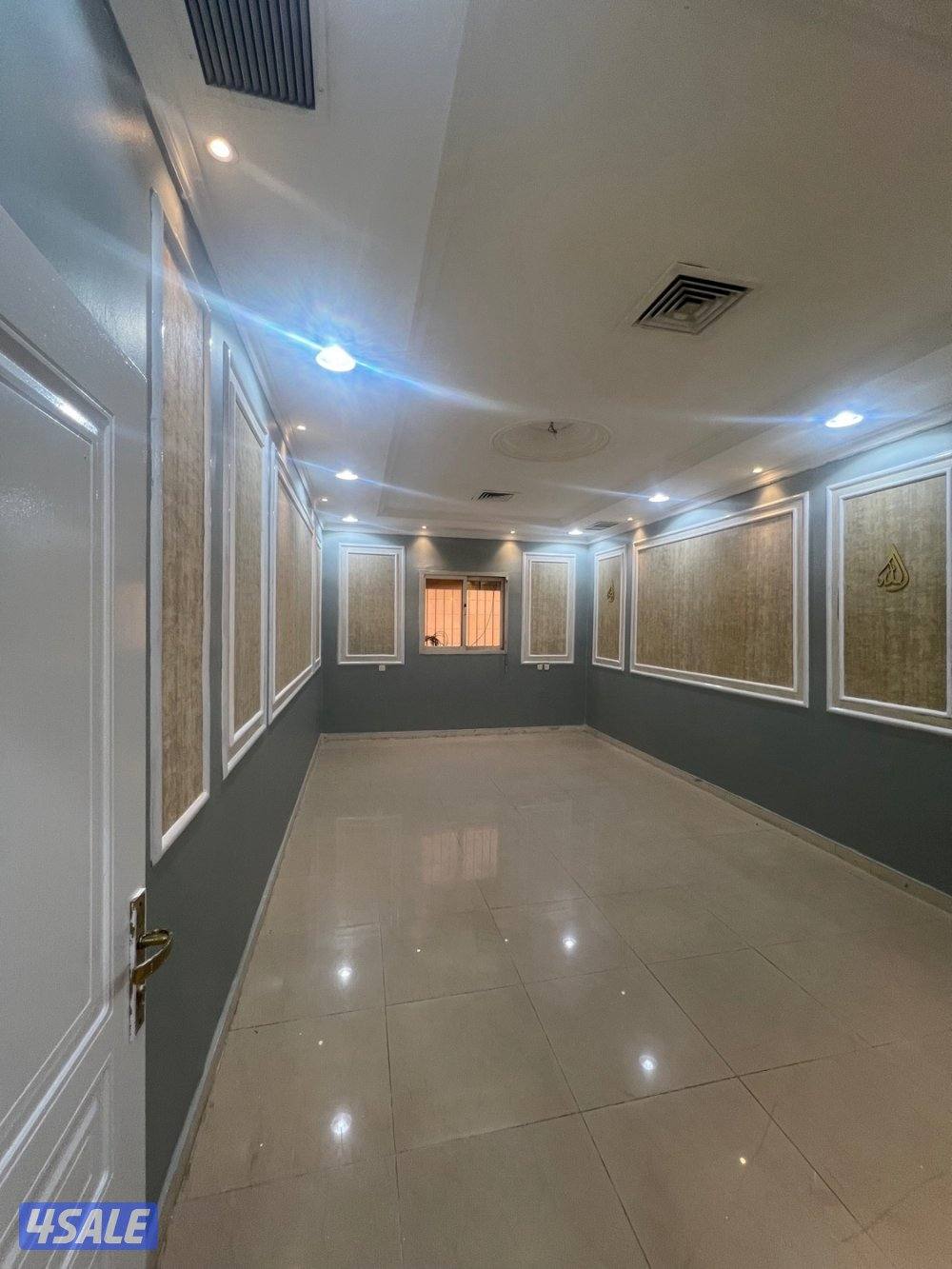 للايجار شقه بالصباحيه قطعه3 وشقه ف العقيله13