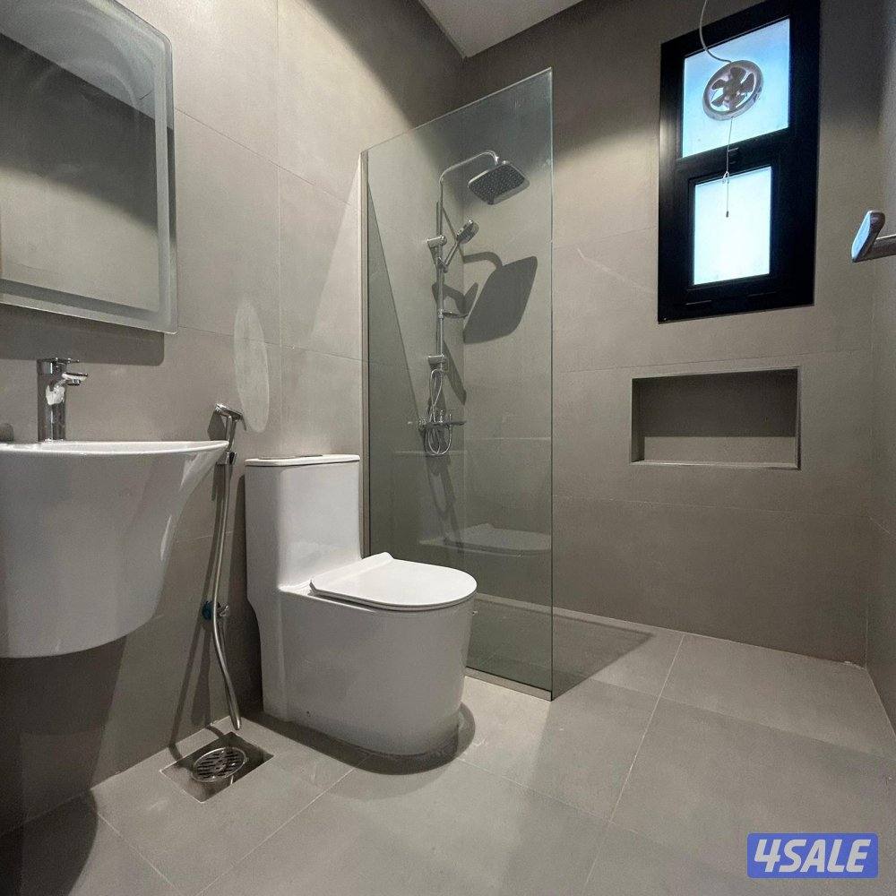 شقة بإطلالة بحرية نصف مفروشة للإيجار في ضاحية حصة المبارك5