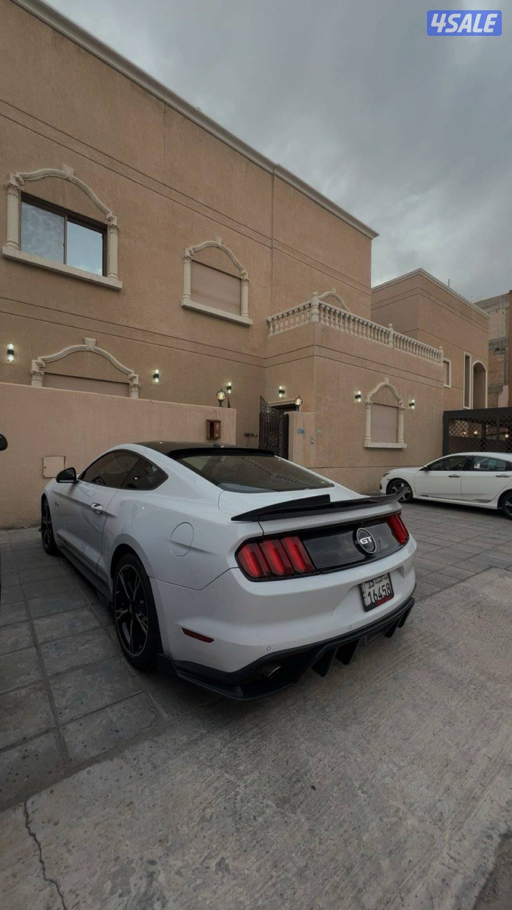 للبيع موستنق مقابل للمساومه بالمعقول التواصل واتس فقط2