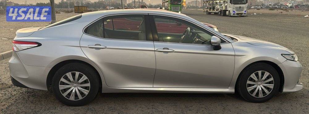 للبيع تويوتا كامري موديل 20193